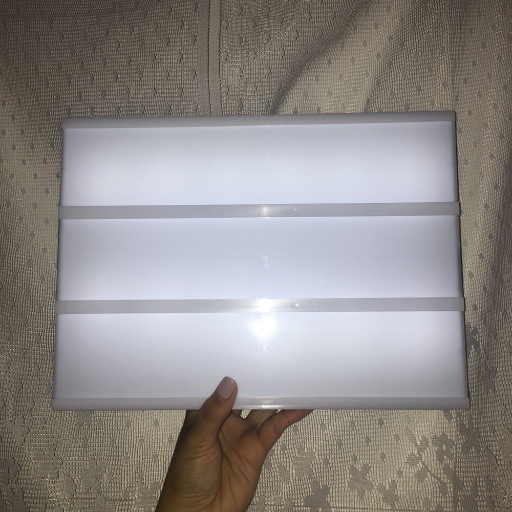 Personal LED Light Box - Picture 3 of 3